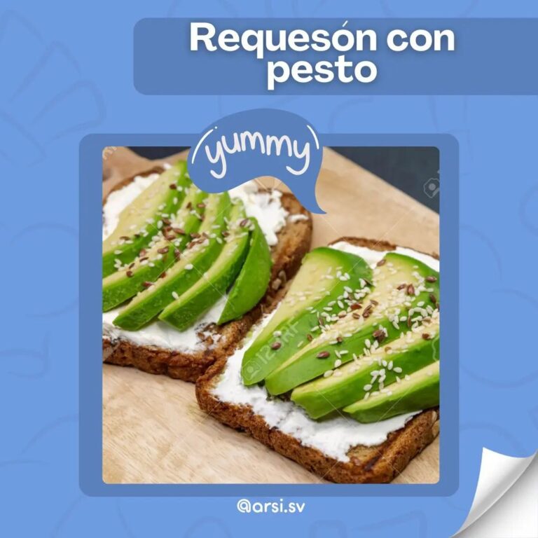 Pan tostado con requesón con pesto y aguacate